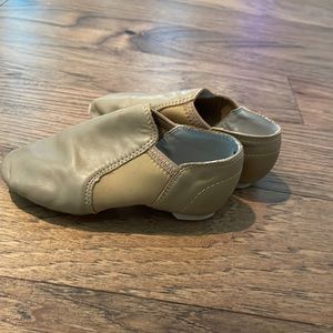 Dynadans Leather
Upper Slip-on Jazz
Shoe for Girls